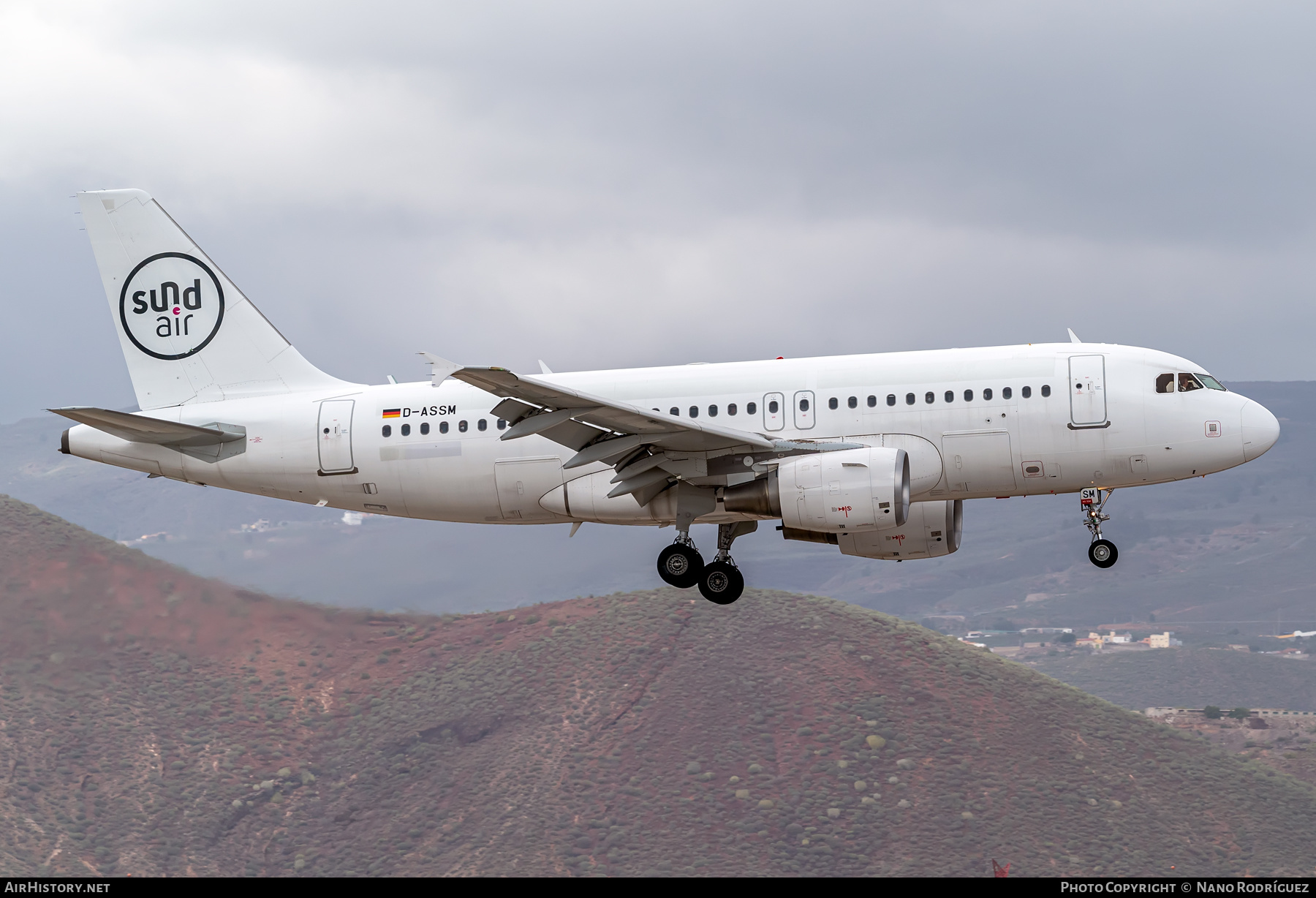 Aircraft Photo of D-ASSM | Airbus A319-112 | Sundair | AirHistory.net #436312