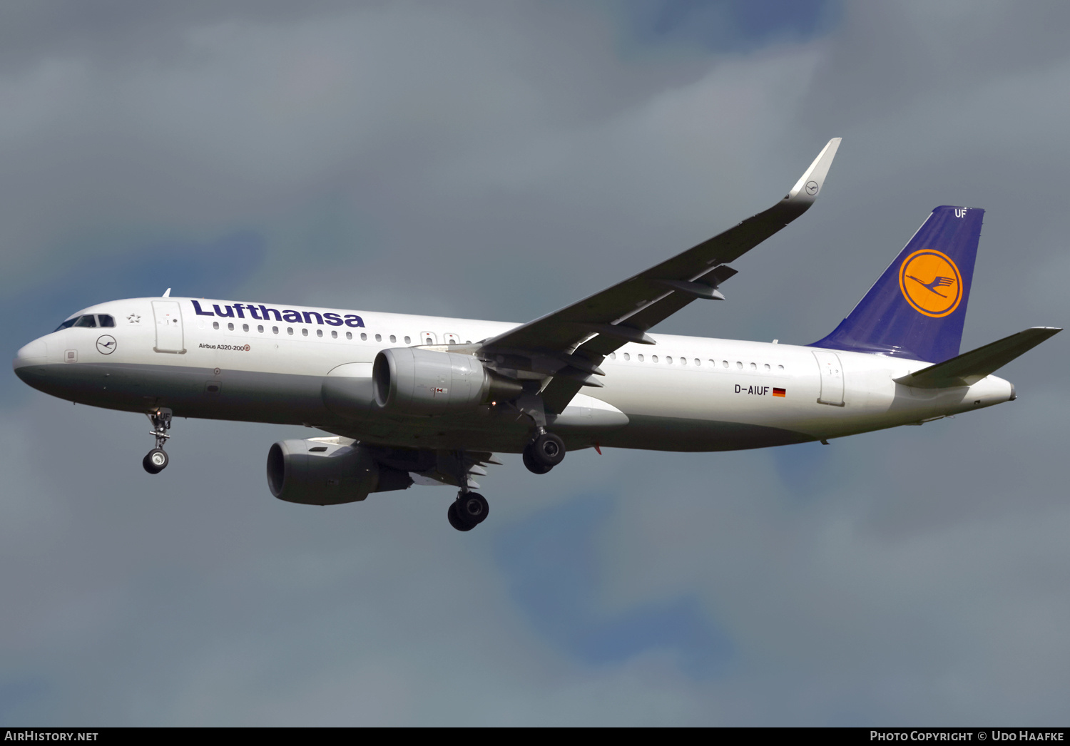 Aircraft Photo of D-AIUF | Airbus A320-214 | Lufthansa | AirHistory.net #436320