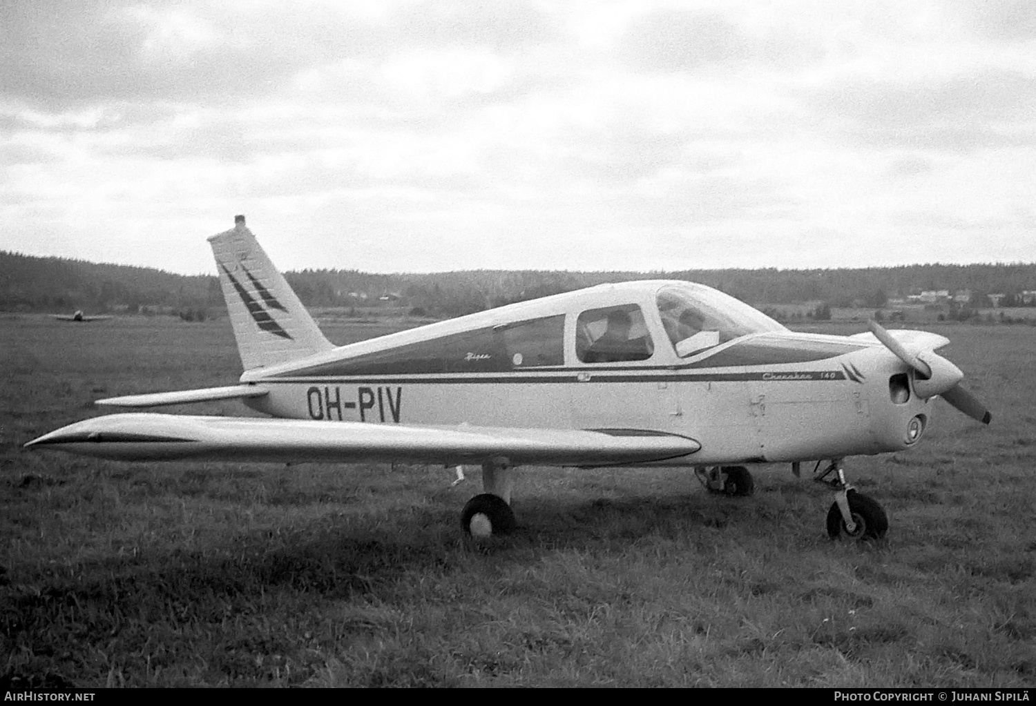 Aircraft Photo of OH-PIV | Piper PA-28-140 Cherokee | AirHistory.net #436324