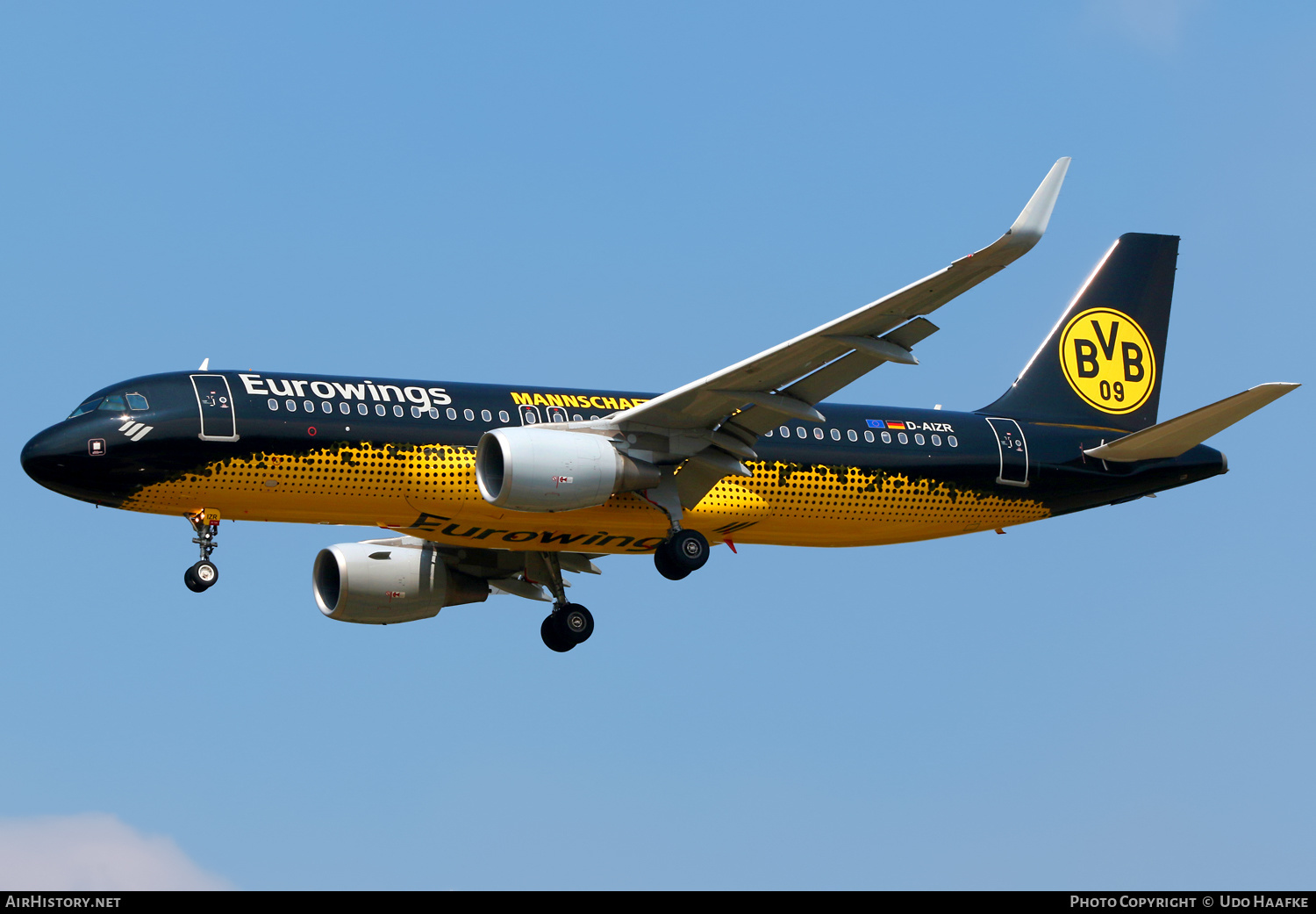 Aircraft Photo of D-AIZR | Airbus A320-214 | Eurowings | AirHistory.net #436349