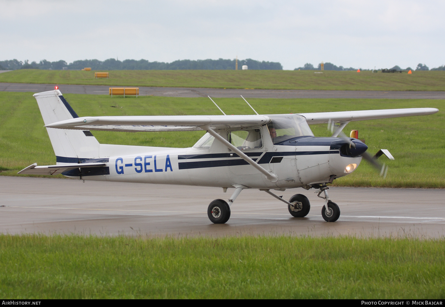 Aircraft Photo of G-SELA | Cessna 152 | AirHistory.net #436458