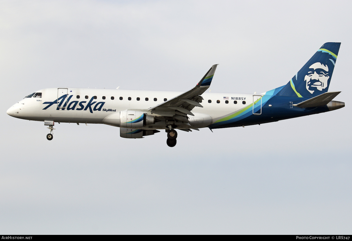 Aircraft Photo of N188SY | Embraer 175LR (ERJ-170-200LR) | Alaska Airlines | AirHistory.net #436476