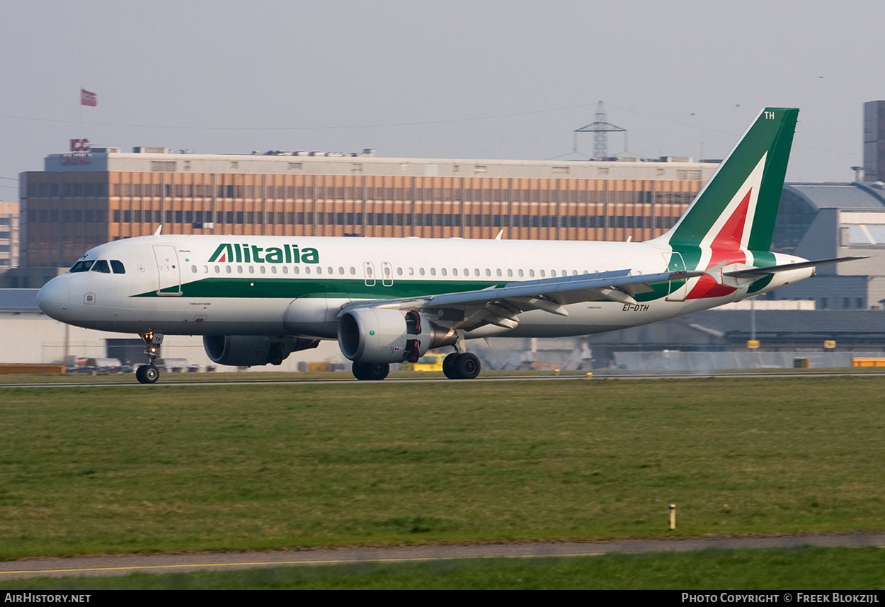 Aircraft Photo of EI-DTH | Airbus A320-216 | Alitalia | AirHistory.net #436644