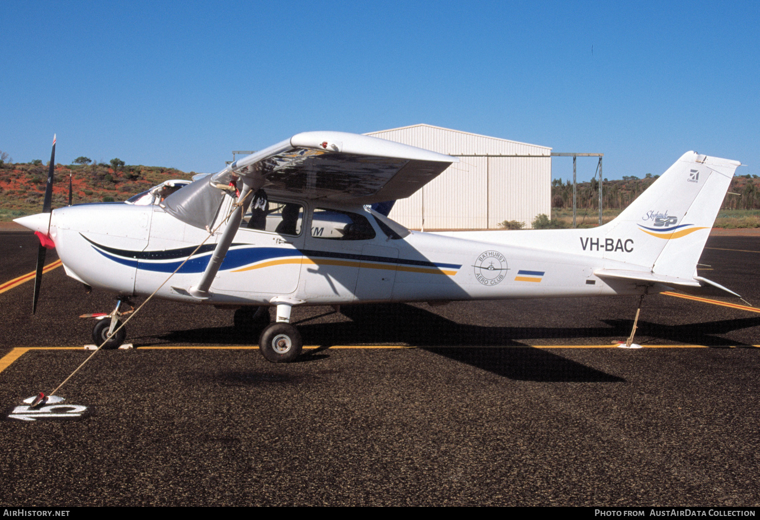Aircraft Photo of VH-BAC | Cessna 172S Skyhawk SP | Bathurst Aero Club | AirHistory.net #436703