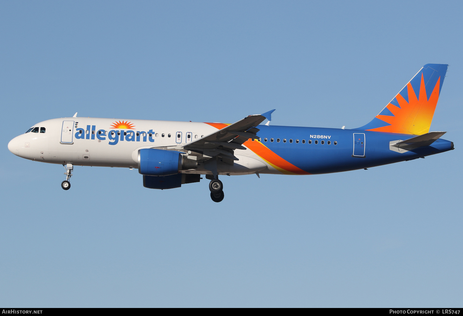 Aircraft Photo of N286NV | Airbus A320-214 | Allegiant Air | AirHistory.net #436820