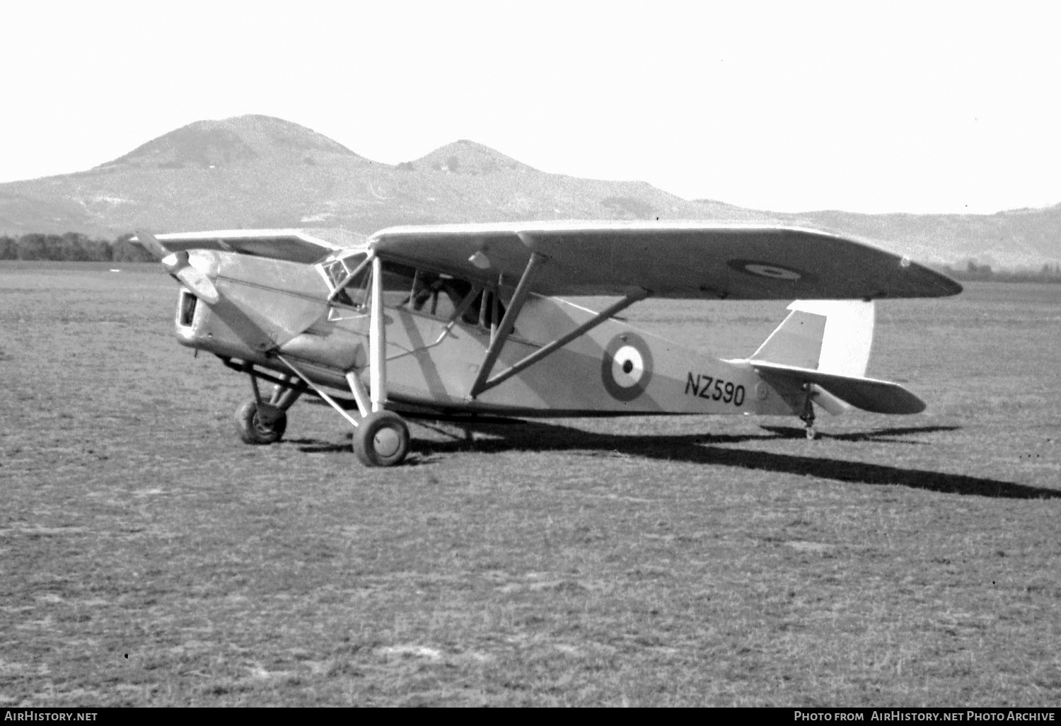 Aircraft Photo of NZ590 | De Havilland D.H. 80A Puss Moth | New Zealand - Air Force | AirHistory.net #437048