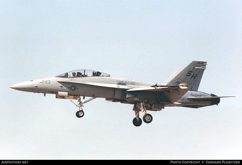 Aircraft Photo of 163743 | McDonnell Douglas F/A-18D Hornet | USA - Marines | AirHistory.net #437056