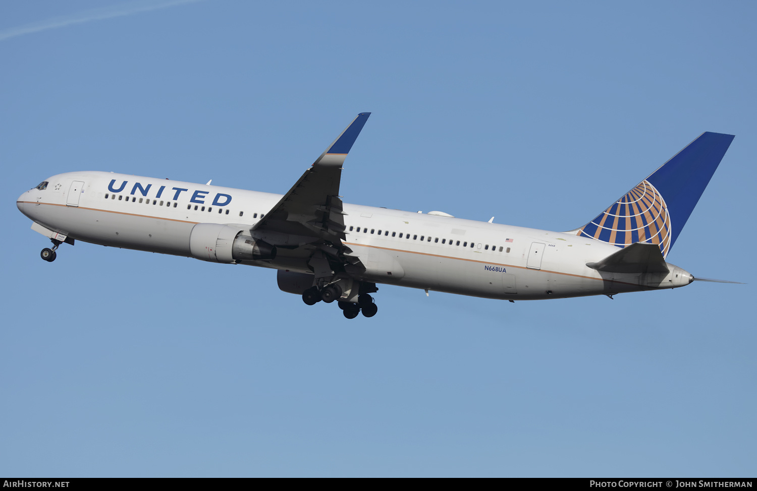 Aircraft Photo of N668UA | Boeing 767-322/ER | United Airlines | AirHistory.net #437238
