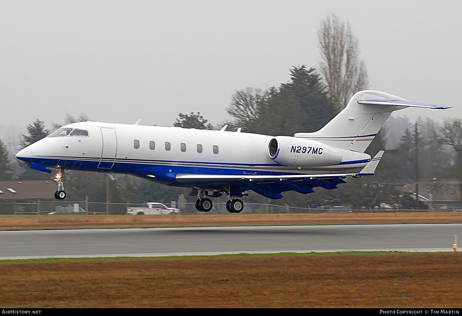 Aircraft Photo of N297MC | Bombardier Challenger 300 (BD-100-1A10) | AirHistory.net #437263