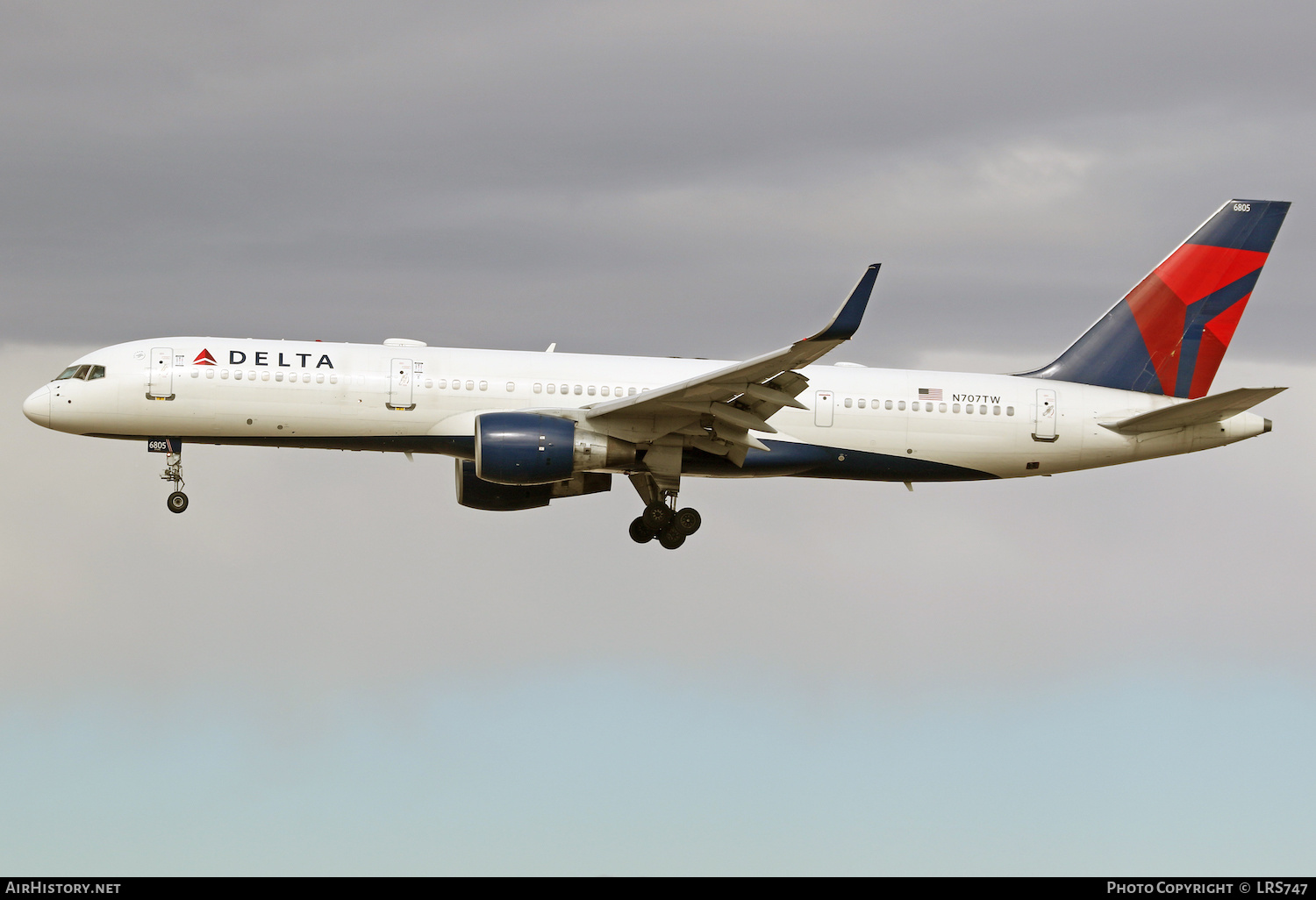 Aircraft Photo of N707TW | Boeing 757-2Q8 | Delta Air Lines | AirHistory.net #437412