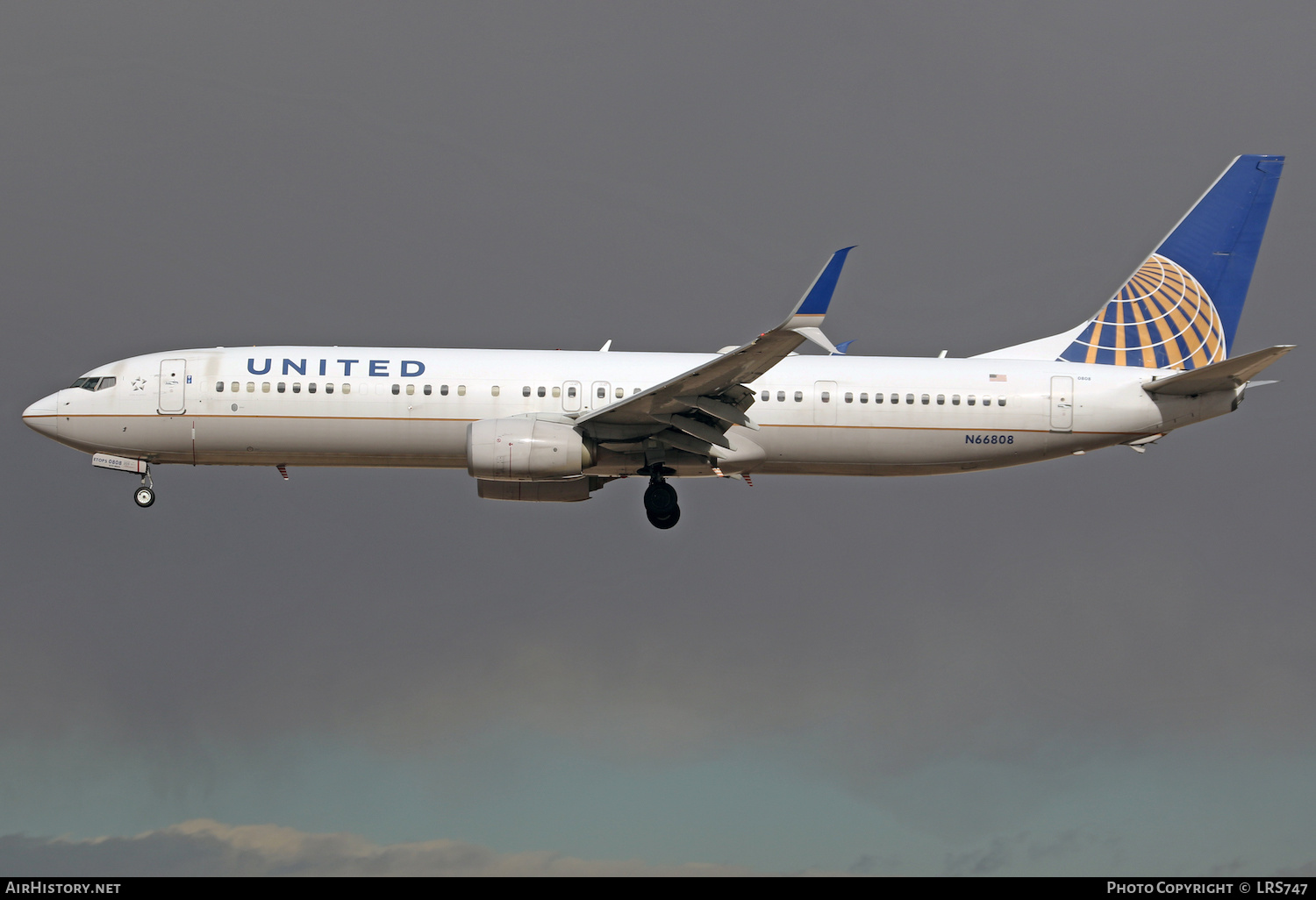 Aircraft Photo of N66808 | Boeing 737-924/ER | United Airlines | AirHistory.net #437414