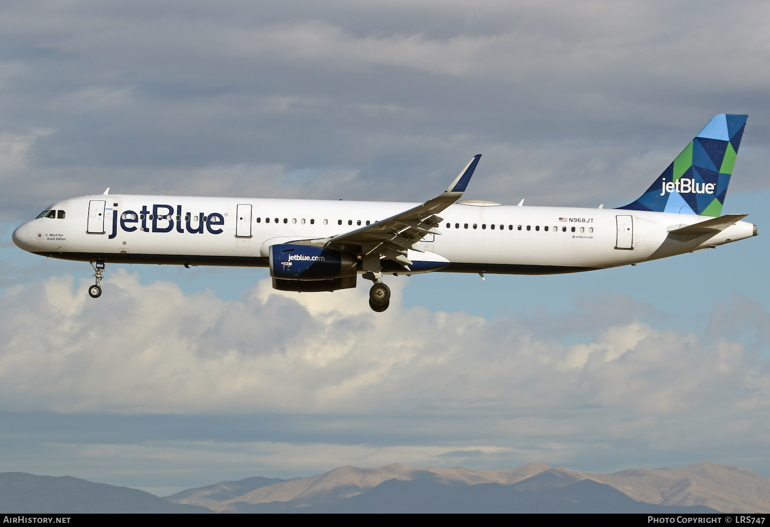 Aircraft Photo of N968JT | Airbus A321-231 | JetBlue Airways | AirHistory.net #437416