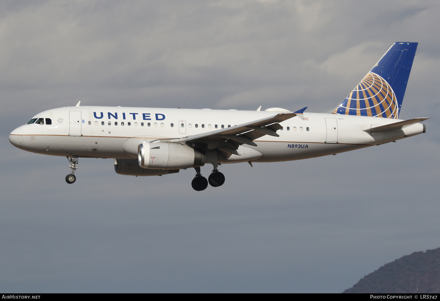 Aircraft Photo of N893UA | Airbus A319-132 | United Airlines | AirHistory.net #437473