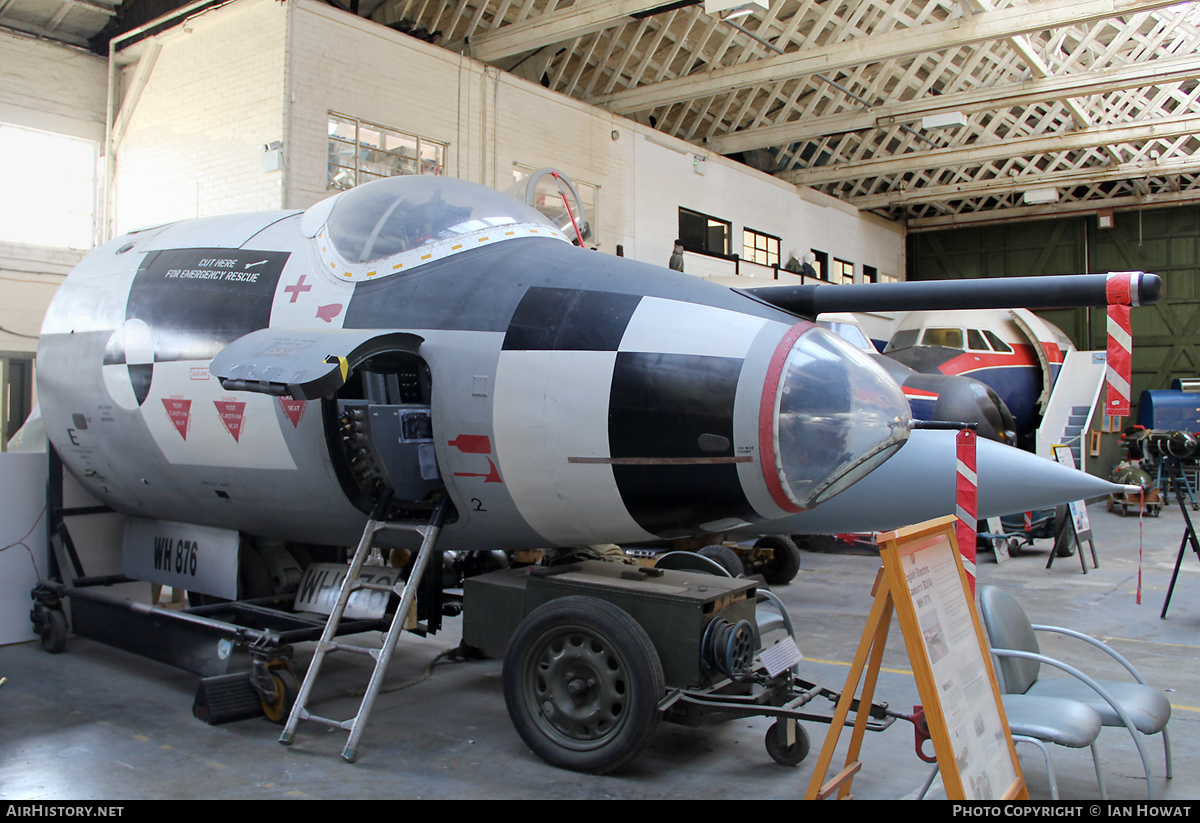 Aircraft Photo of WH876 | English Electric Canberra D14 | UK - Air Force | AirHistory.net #437530