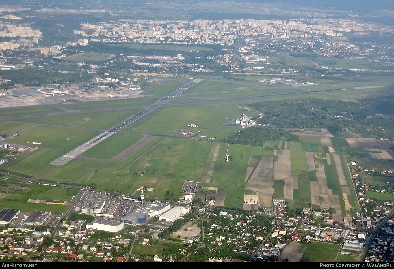 Airport photo of Warsaw - Okęcie / Frederic Chopin (EPWA / WAW) in Poland | AirHistory.net #437534