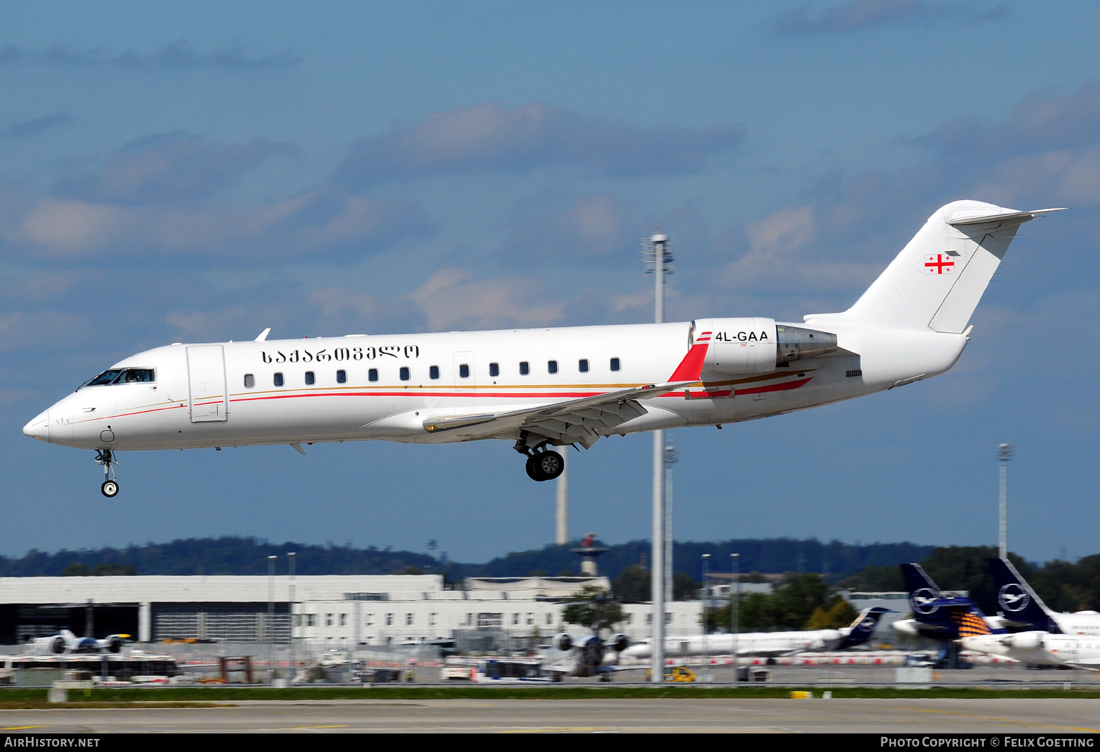 Aircraft Photo of 4L-GAA | Bombardier Challenger 850 (CRJ-200SE/CL-600-2B19) | Georgia - Government | AirHistory.net #437577