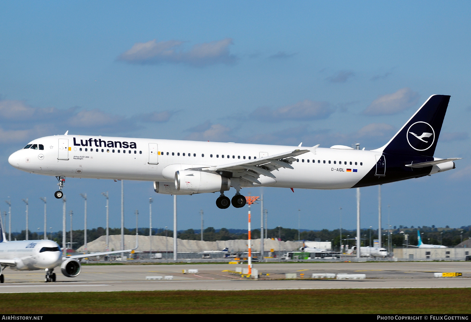 Aircraft Photo of D-AIDL | Airbus A321-231 | Lufthansa | AirHistory.net #437578