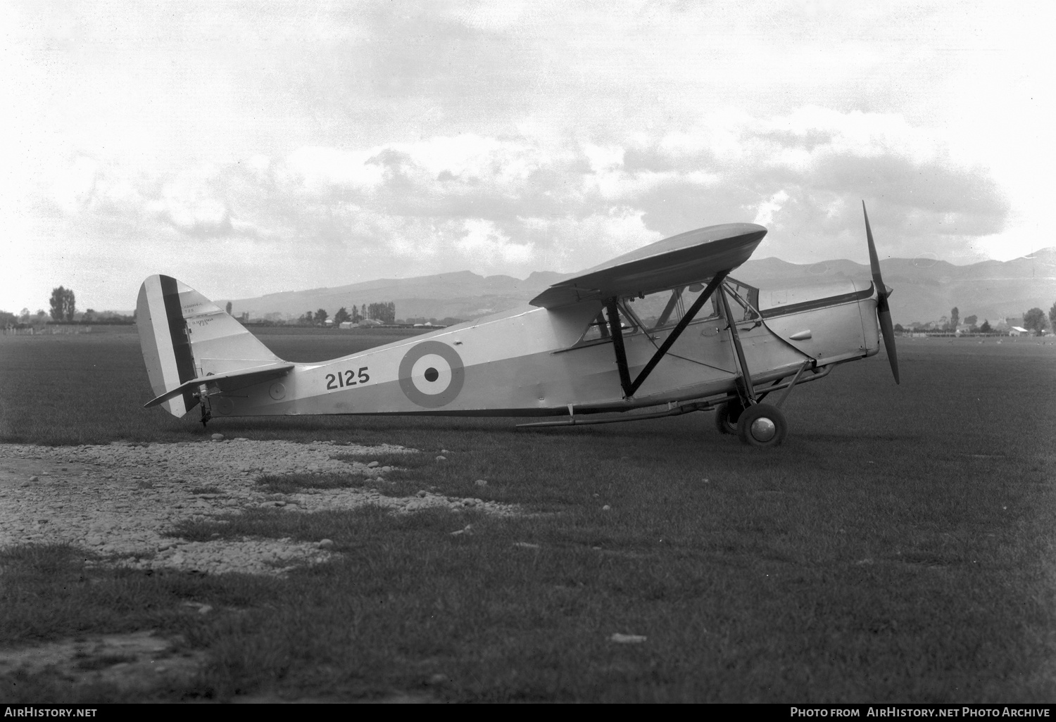 Aircraft Photo of 2125 | De Havilland D.H. 80A Puss Moth | New Zealand - Air Force | AirHistory.net #437766