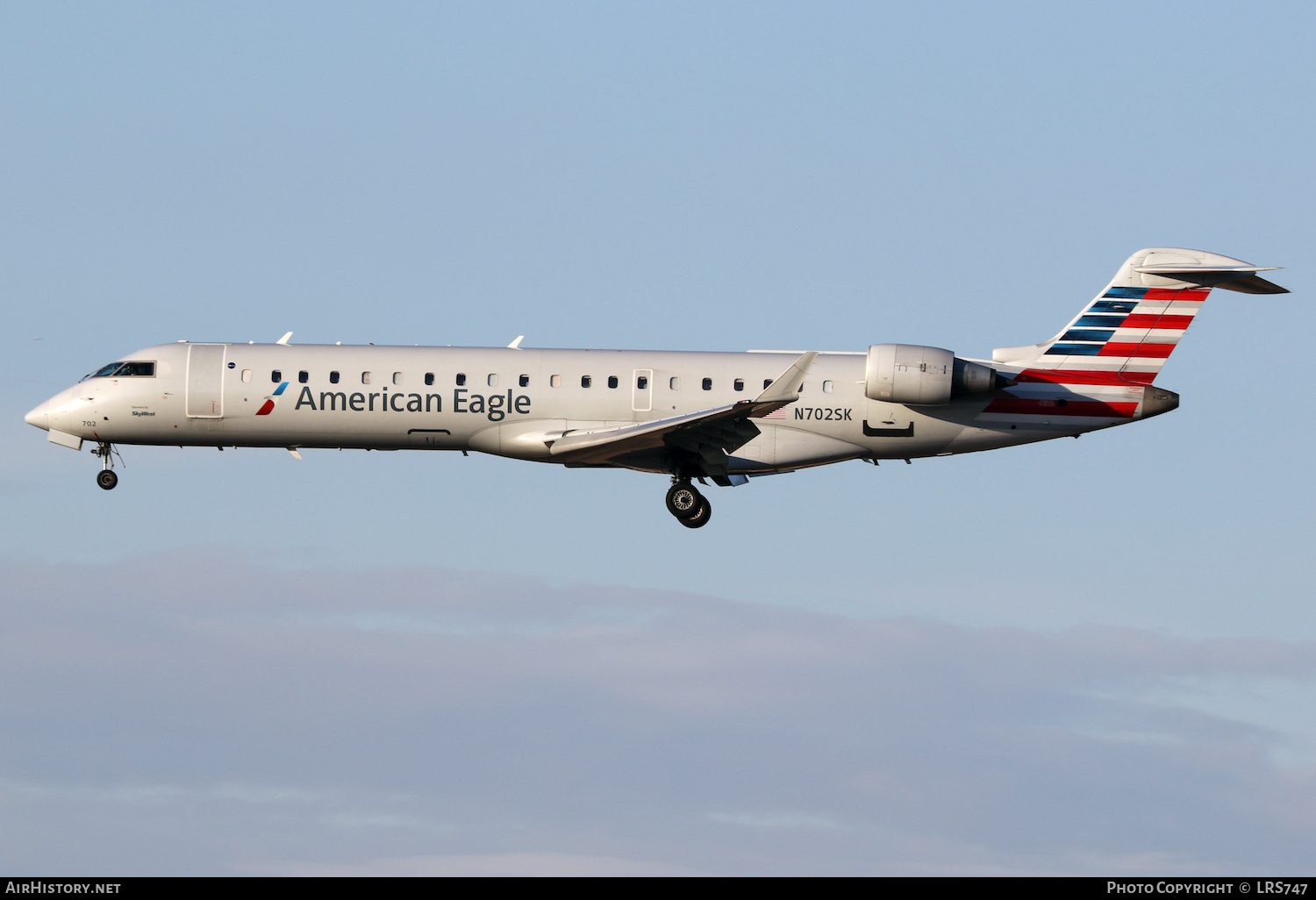 Aircraft Photo of N702SK | Bombardier CRJ-701ER (CL-600-2C10) | American Eagle | AirHistory.net #437814