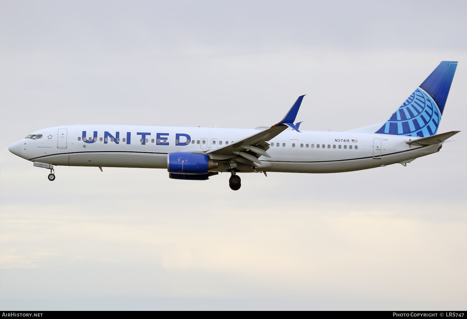 Aircraft Photo of N37419 | Boeing 737-924/ER | United Airlines | AirHistory.net #437818