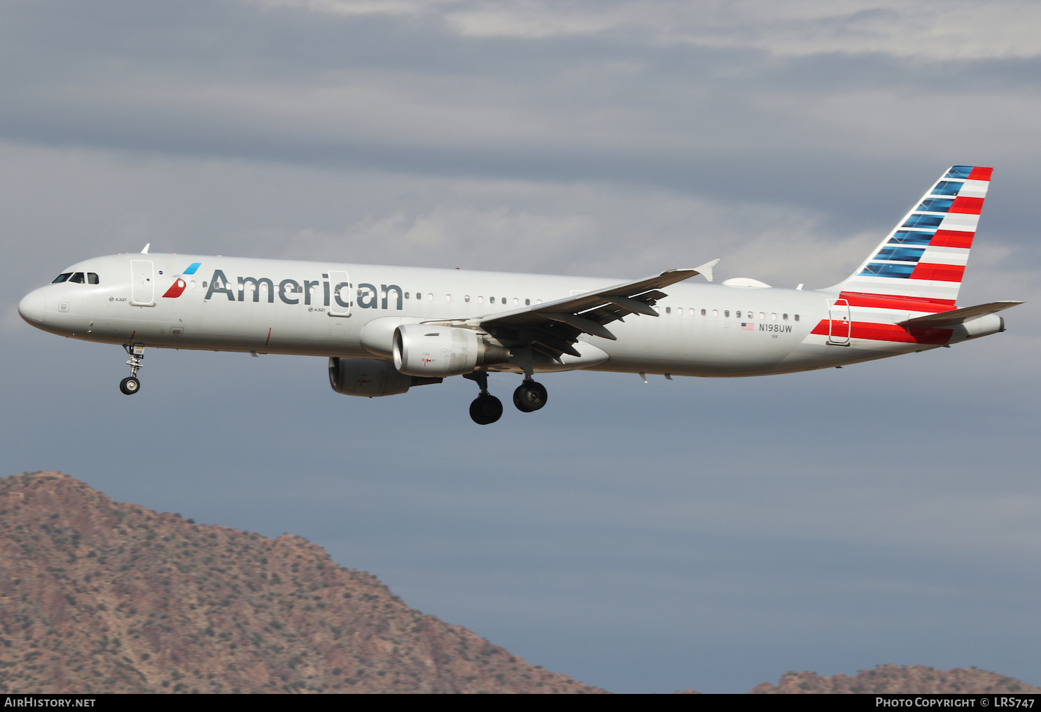 Aircraft Photo of N198UW | Airbus A321-211 | American Airlines | AirHistory.net #437824