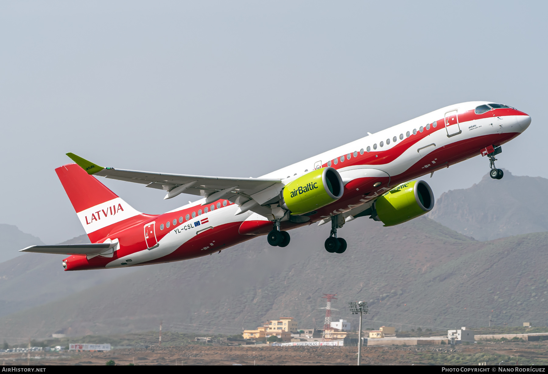 Aircraft Photo of YL-CSL | Airbus A220-371 (BD-500-1A11) | AirBaltic | AirHistory.net #437927