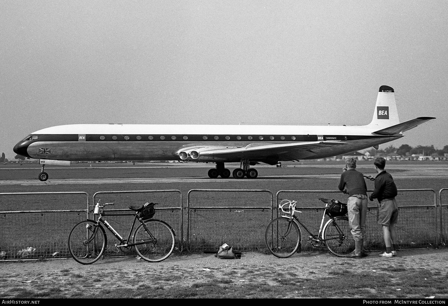 Aircraft Photo of G-APMB | De Havilland D.H. 106 Comet 4B | BEA - British European Airways | AirHistory.net #437989