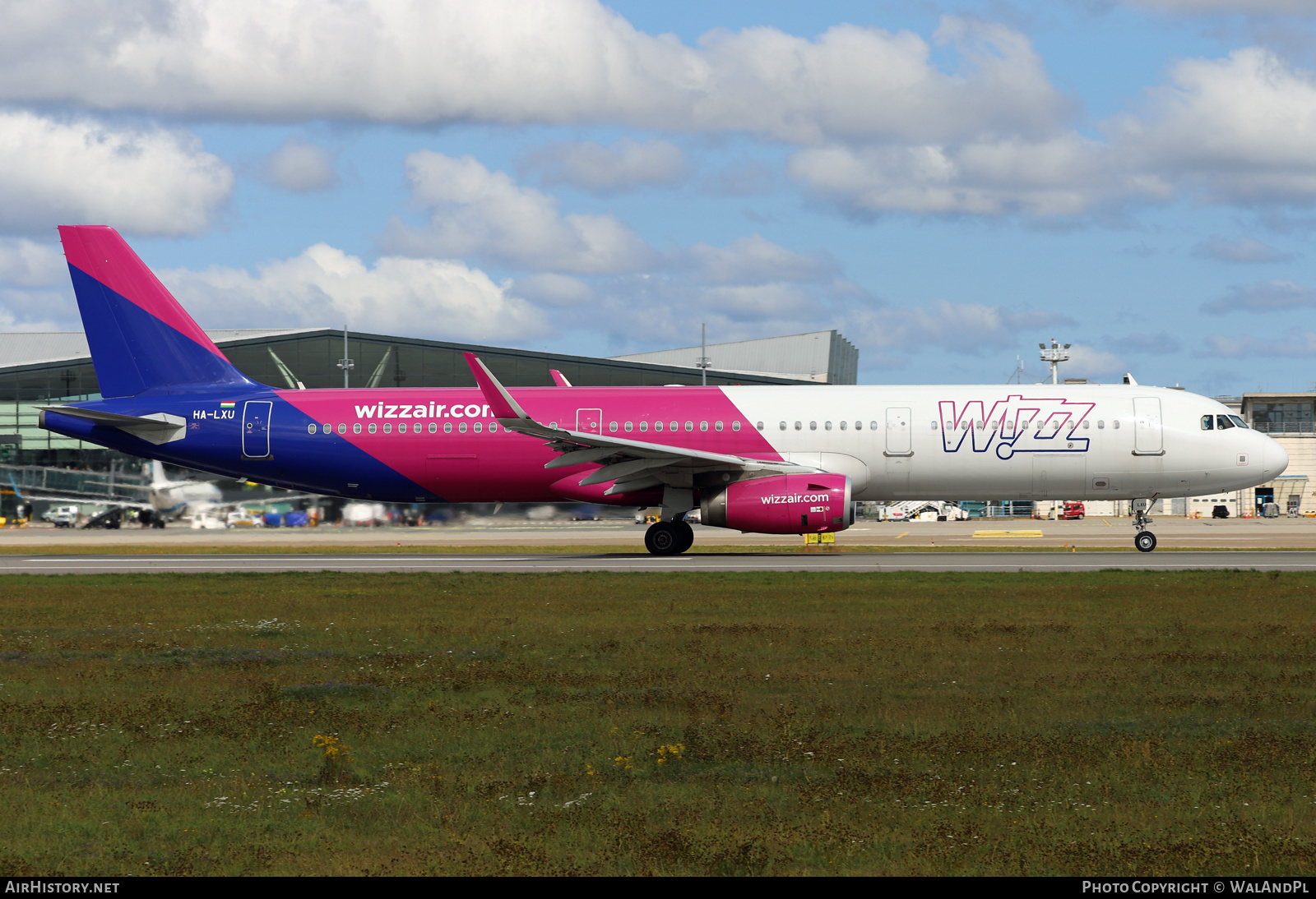 Aircraft Photo of HA-LXU | Airbus A321-231 | Wizz Air | AirHistory.net #438023