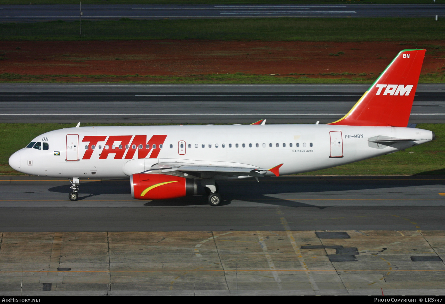 Aircraft Photo of PR-MBN | Airbus A319-132 | TAM Linhas Aéreas | AirHistory.net #438096