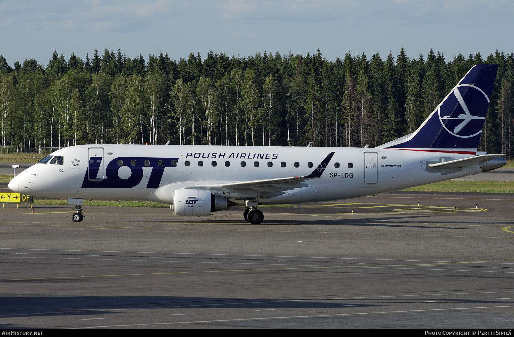 Aircraft Photo of SP-LDG | Embraer 170LR (ERJ-170-100LR) | LOT Polish Airlines - Polskie Linie Lotnicze | AirHistory.net #438129