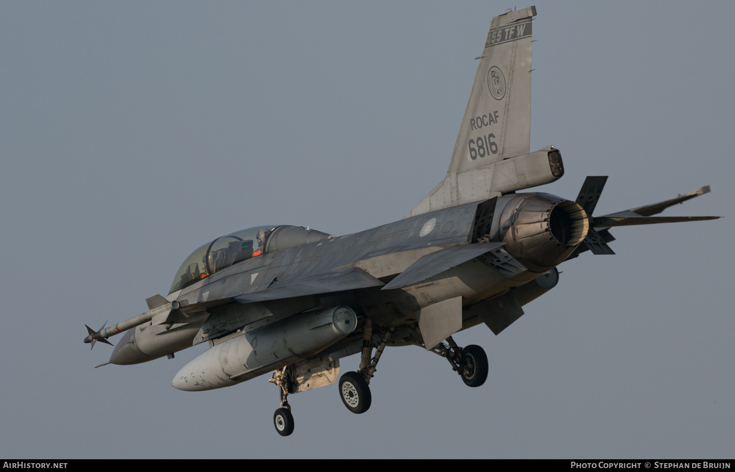 Aircraft Photo of 6816 | General Dynamics F-16B Fighting Falcon | Taiwan - Air Force | AirHistory.net #438151