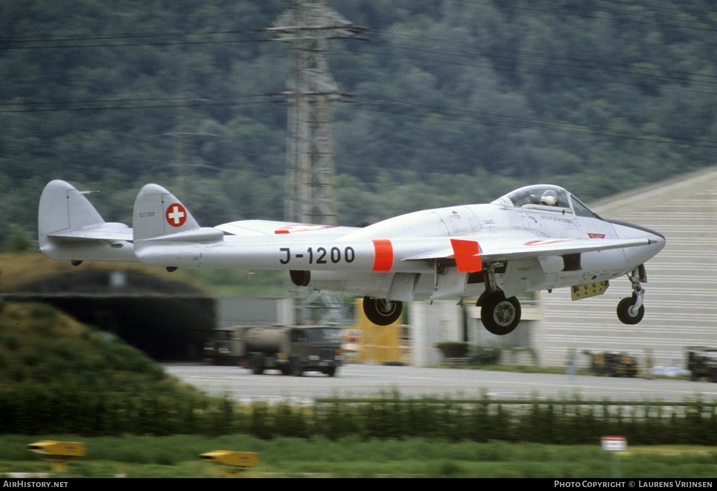 Aircraft Photo of J-1200 | De Havilland D.H. 100 Vampire FB6 | Switzerland - Air Force | AirHistory.net #438255