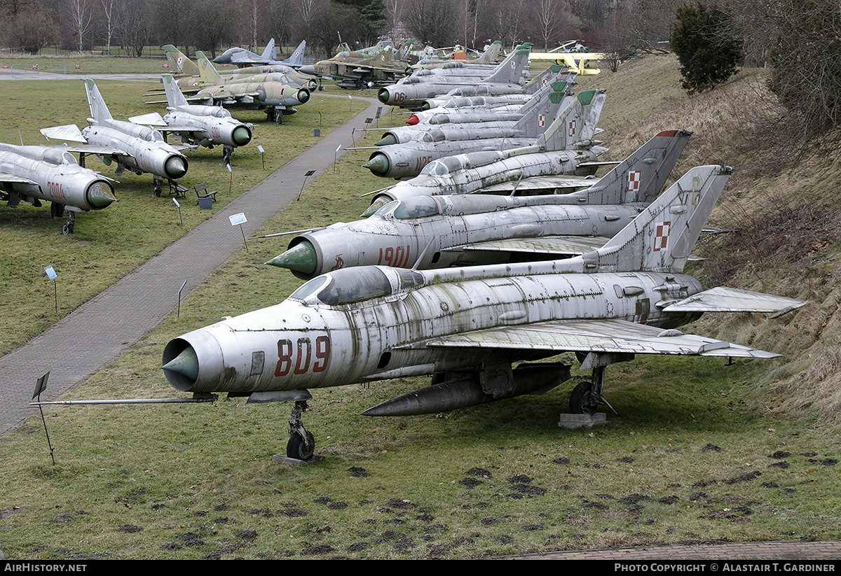 Aircraft Photo of 809 | Mikoyan-Gurevich MiG-21F-13 | Poland - Air Force | AirHistory.net #438366