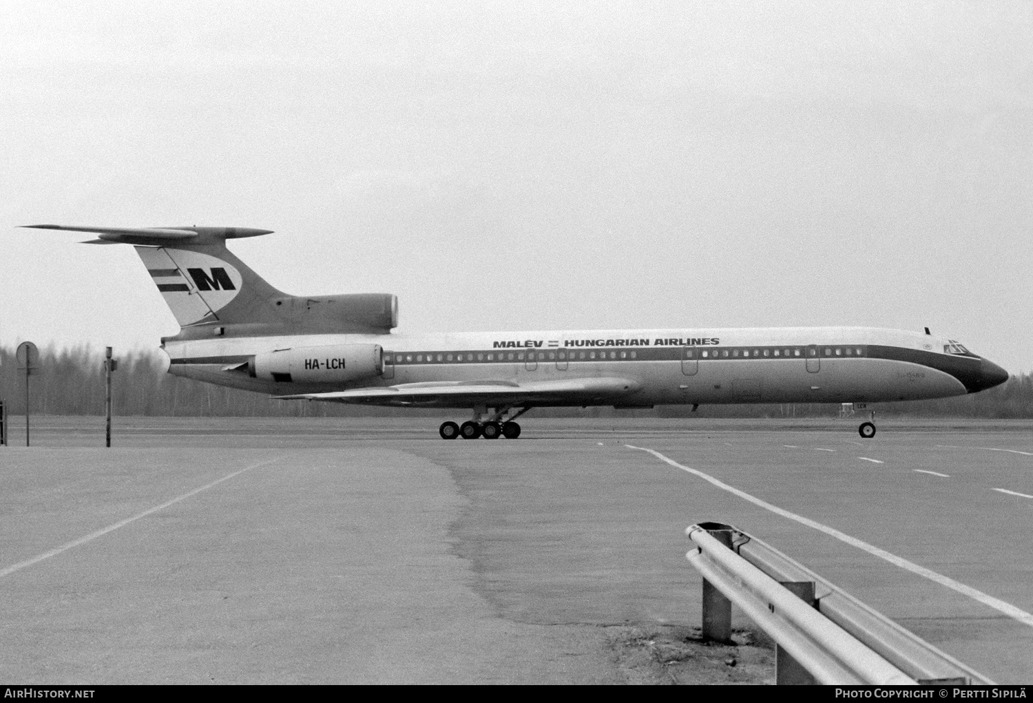 Aircraft Photo of HA-LCH | Tupolev Tu-154B-2 | Malév - Hungarian Airlines | AirHistory.net #438375