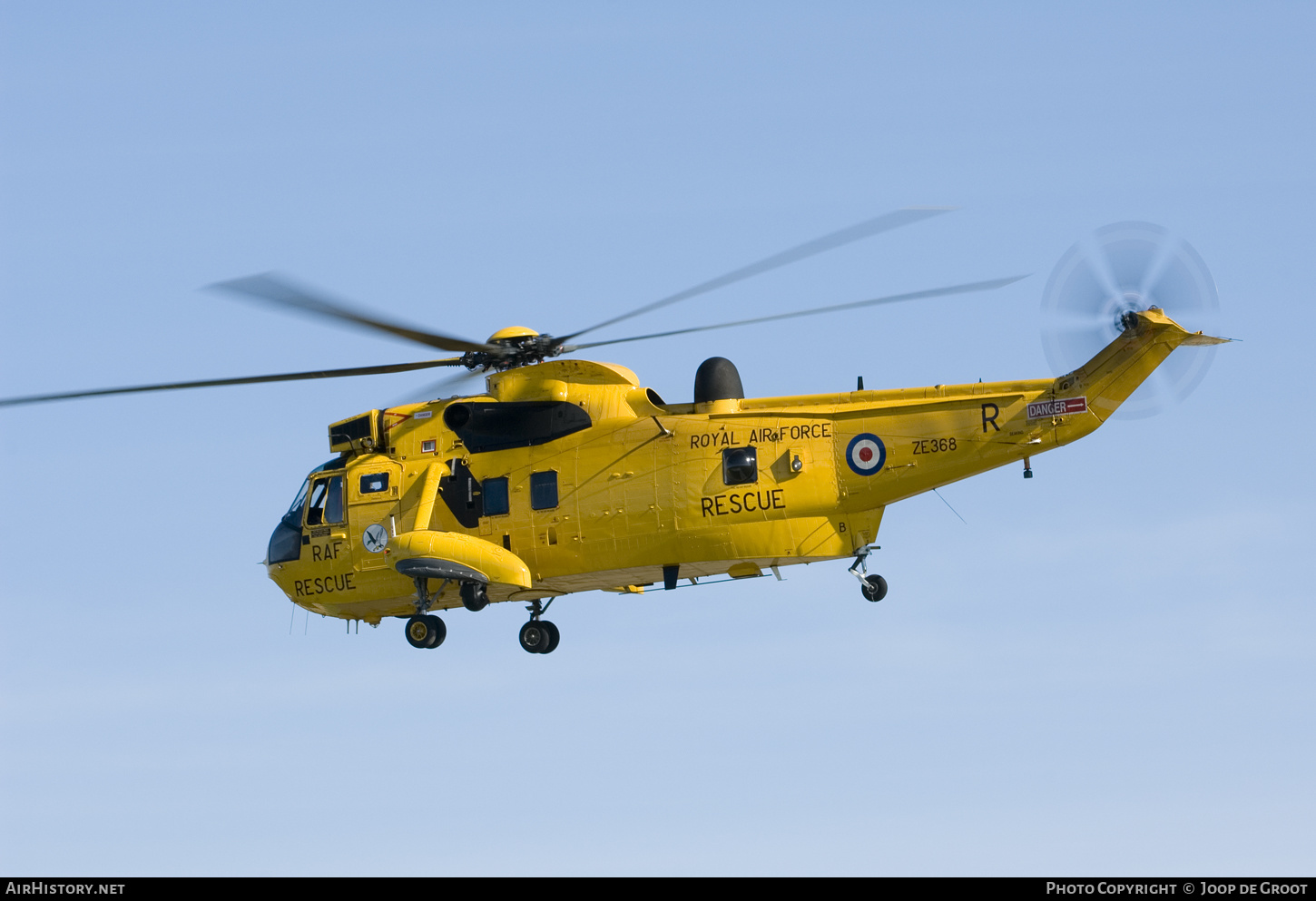 Aircraft Photo of ZE368 | Westland WS-61 Sea King HAR3 | UK - Air Force | AirHistory.net #438489