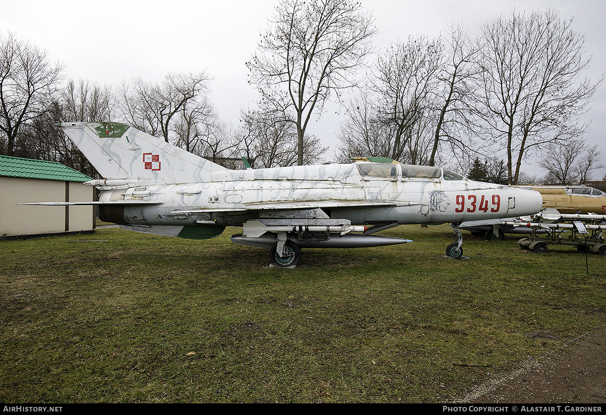 Aircraft Photo of 9349 | Mikoyan-Gurevich MiG-21UM | Poland - Air Force | AirHistory.net #438550