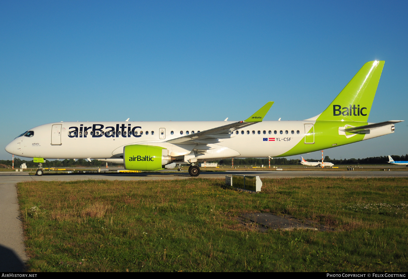 Aircraft Photo of YL-CSF | Bombardier CSeries CS300 (BD-500-1A11) | AirBaltic | AirHistory.net #438677