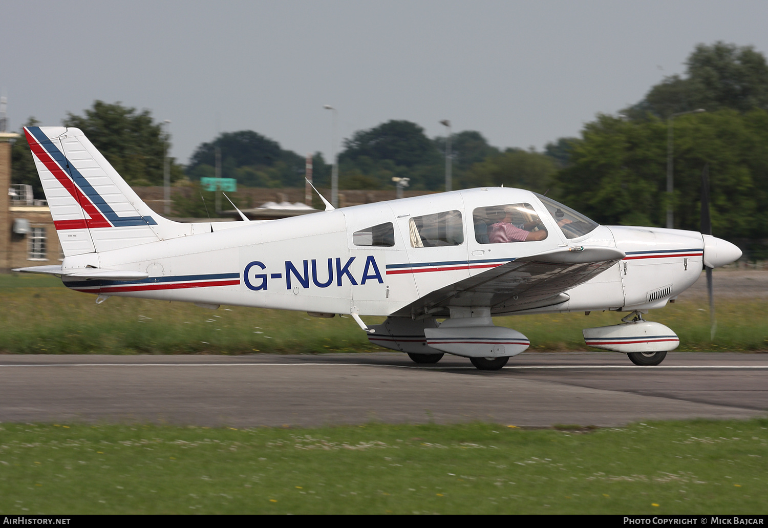 Aircraft Photo of G-NUKA | Piper PA-28-181 Archer II | AirHistory.net #438875