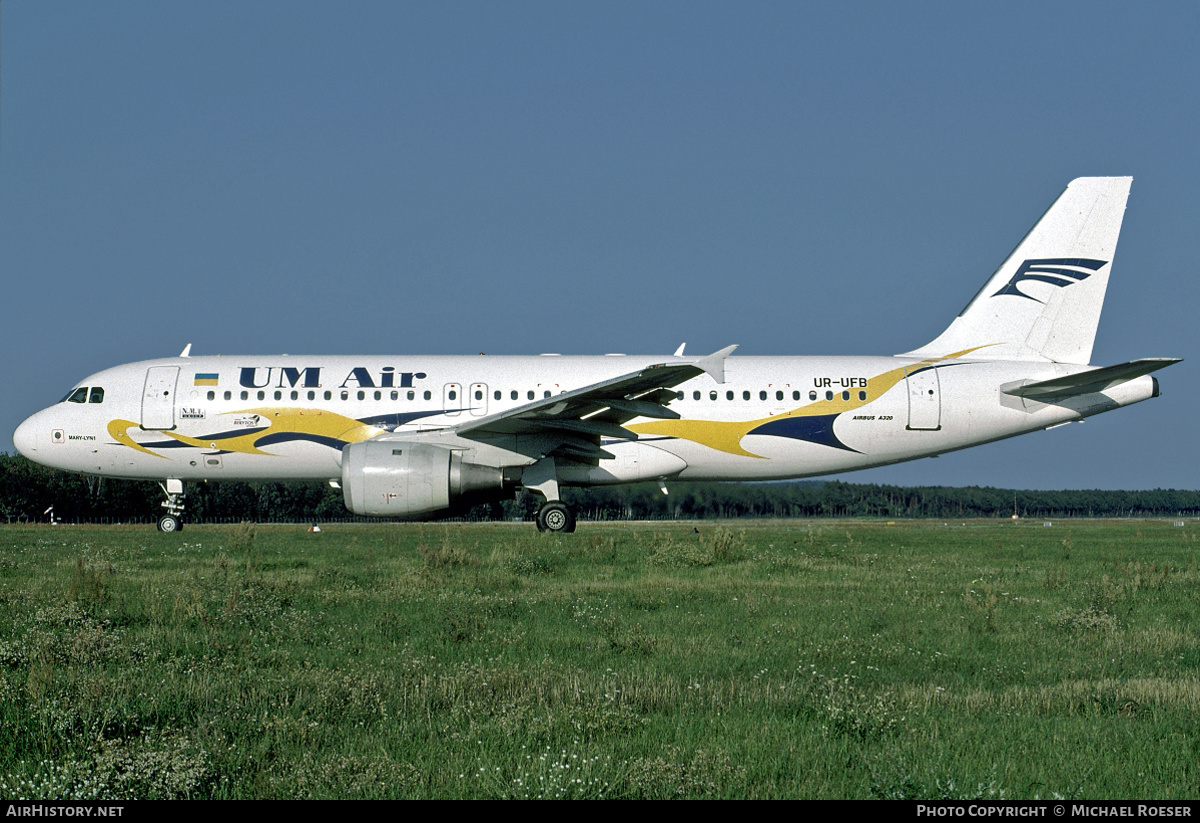 Aircraft Photo of UR-UFB | Airbus A320-211 | UM Air - Ukrainian-Mediterranean Airlines | AirHistory.net #438996