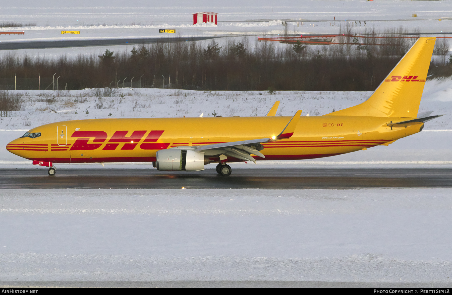 Aircraft Photo of EC-IXO | Boeing 737-883(BDSF) | DHL Air | AirHistory.net #439097