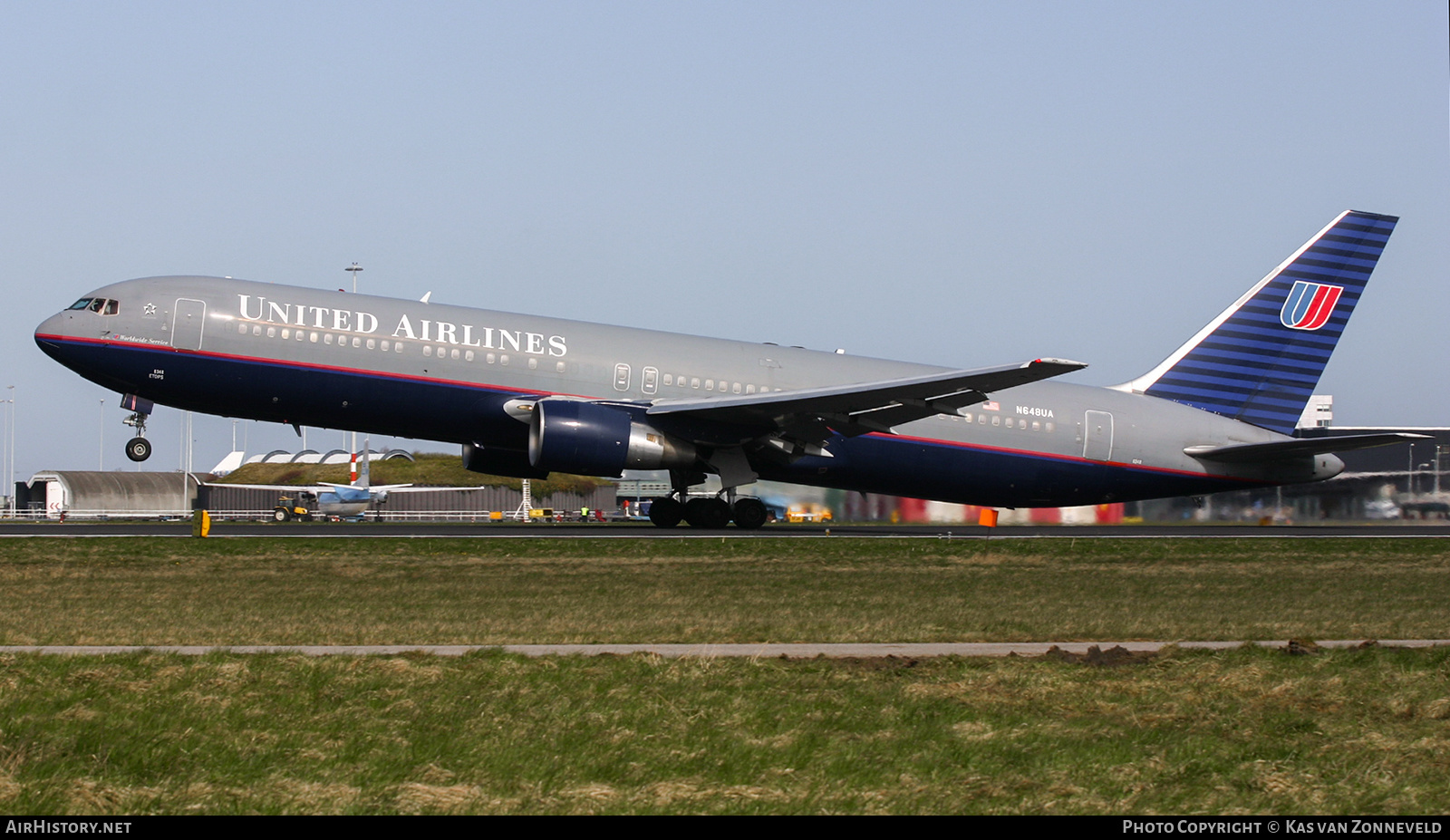 Aircraft Photo of N648UA | Boeing 767-322/ER | United Airlines | AirHistory.net #439120