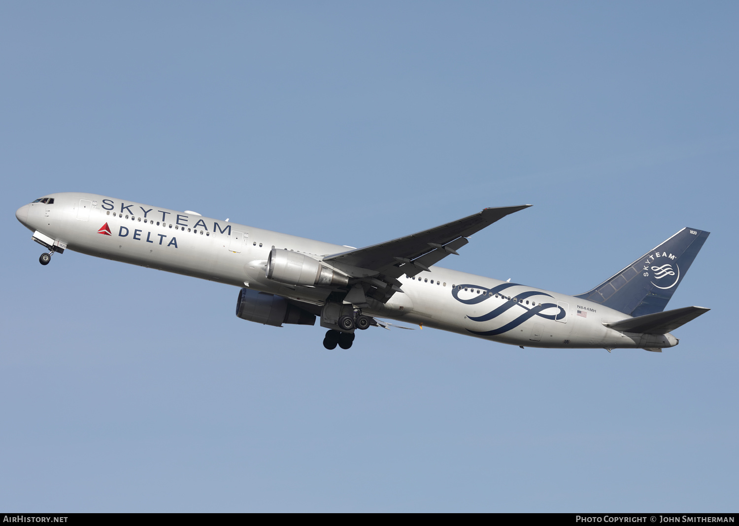 Aircraft Photo of N844MH | Boeing 767-432/ER | Delta Air Lines | AirHistory.net #439266