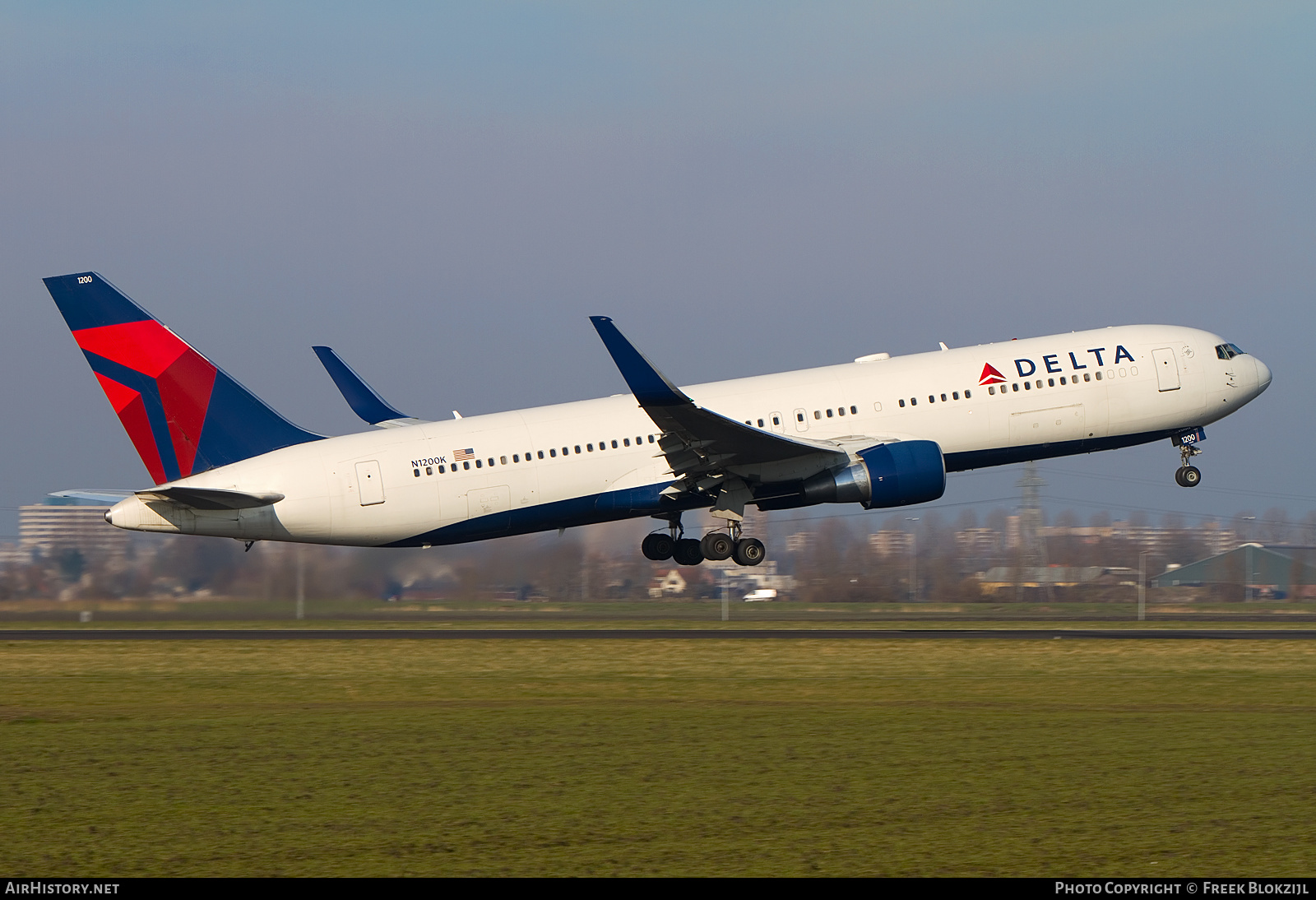 Aircraft Photo of N1200K | Boeing 767-332/ER | Delta Air Lines | AirHistory.net #439271