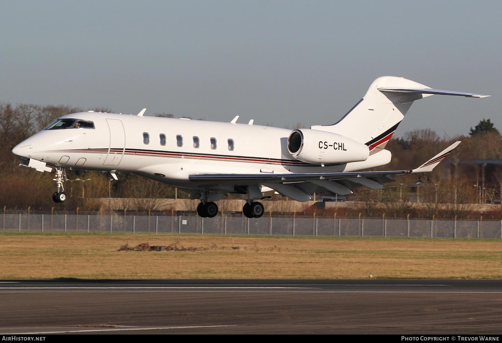 Aircraft Photo of CS-CHL | Bombardier Challenger 350 (BD-100-1A10) | AirHistory.net #439373