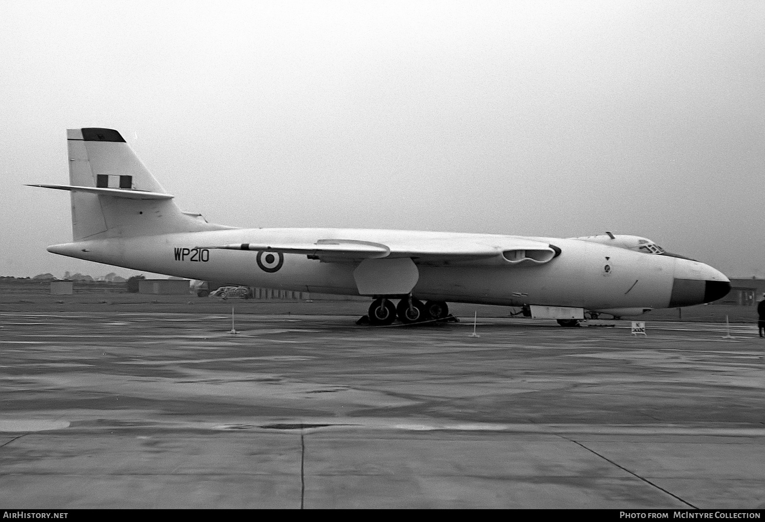 Aircraft Photo of WP210 | Vickers Valiant B1 | UK - Air Force | AirHistory.net #439464