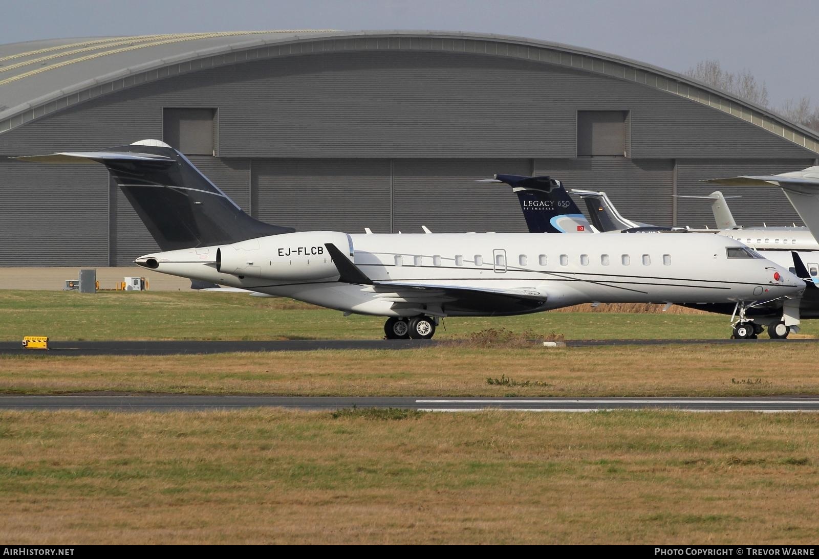 Aircraft Photo of EJ-FLCB | Bombardier Global Express (BD-700-1A10) | AirHistory.net #439624