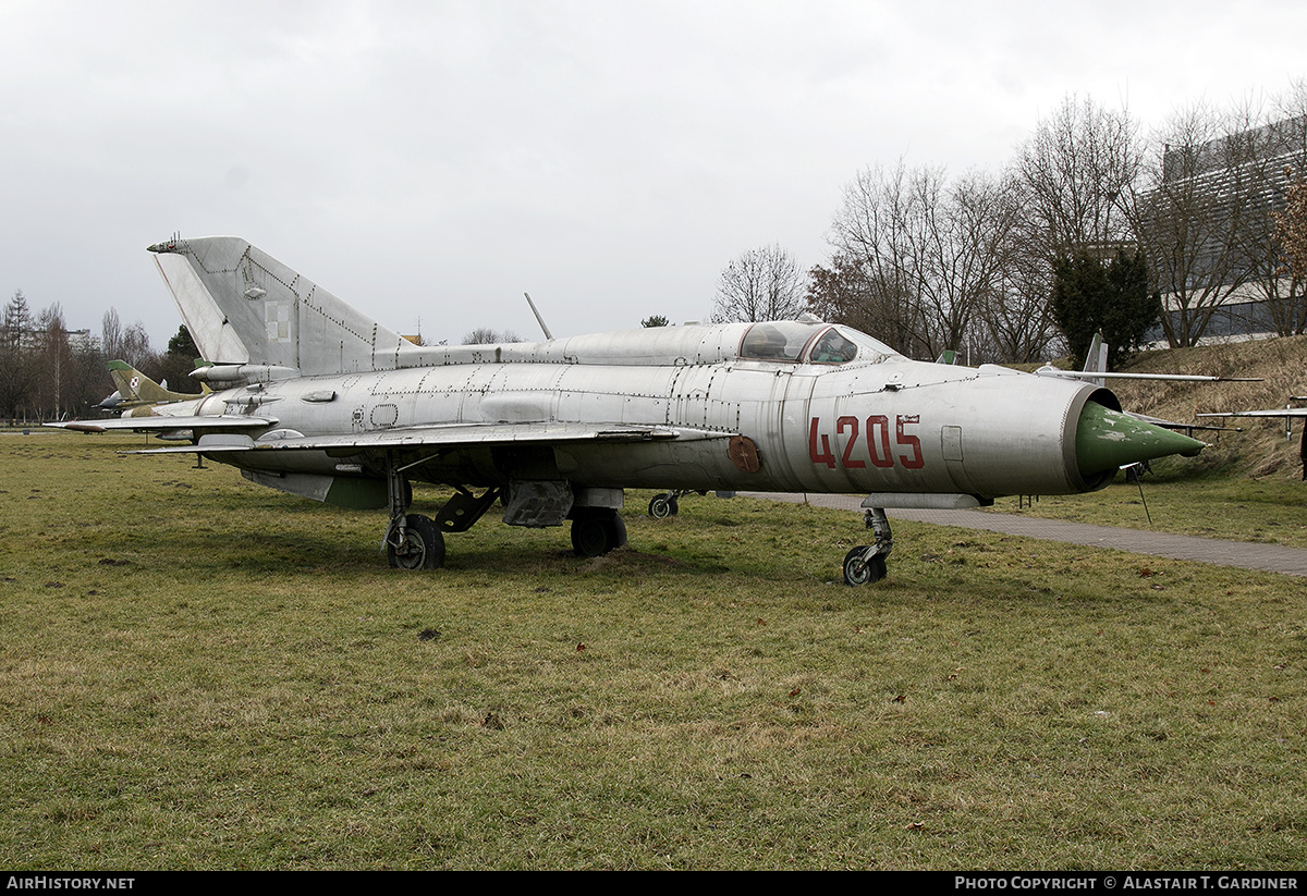 Aircraft Photo of 4205 | Mikoyan-Gurevich MiG-21PFM | Poland - Air Force | AirHistory.net #439746
