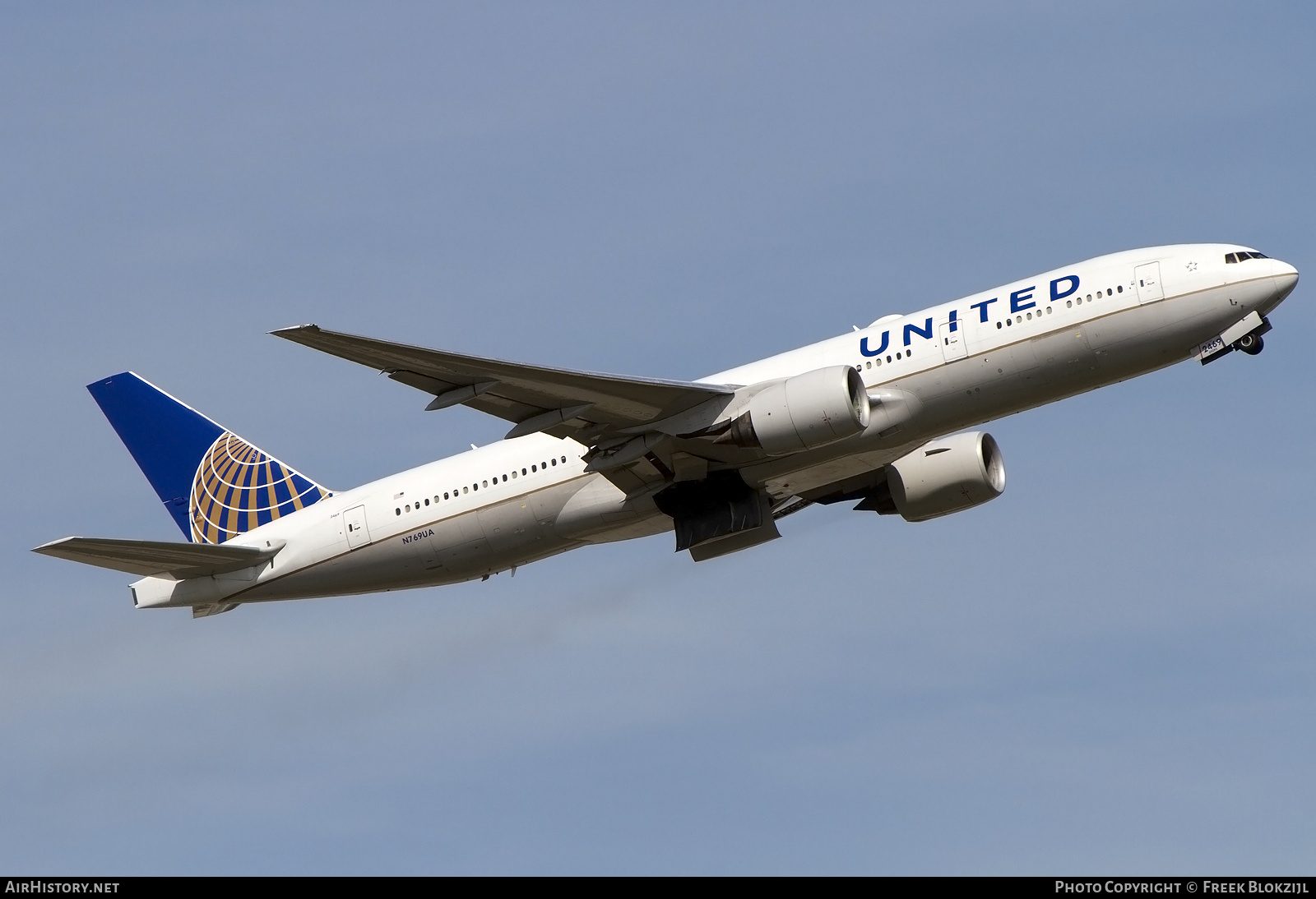 Aircraft Photo of N769UA | Boeing 777-222 | United Airlines | AirHistory.net #439855