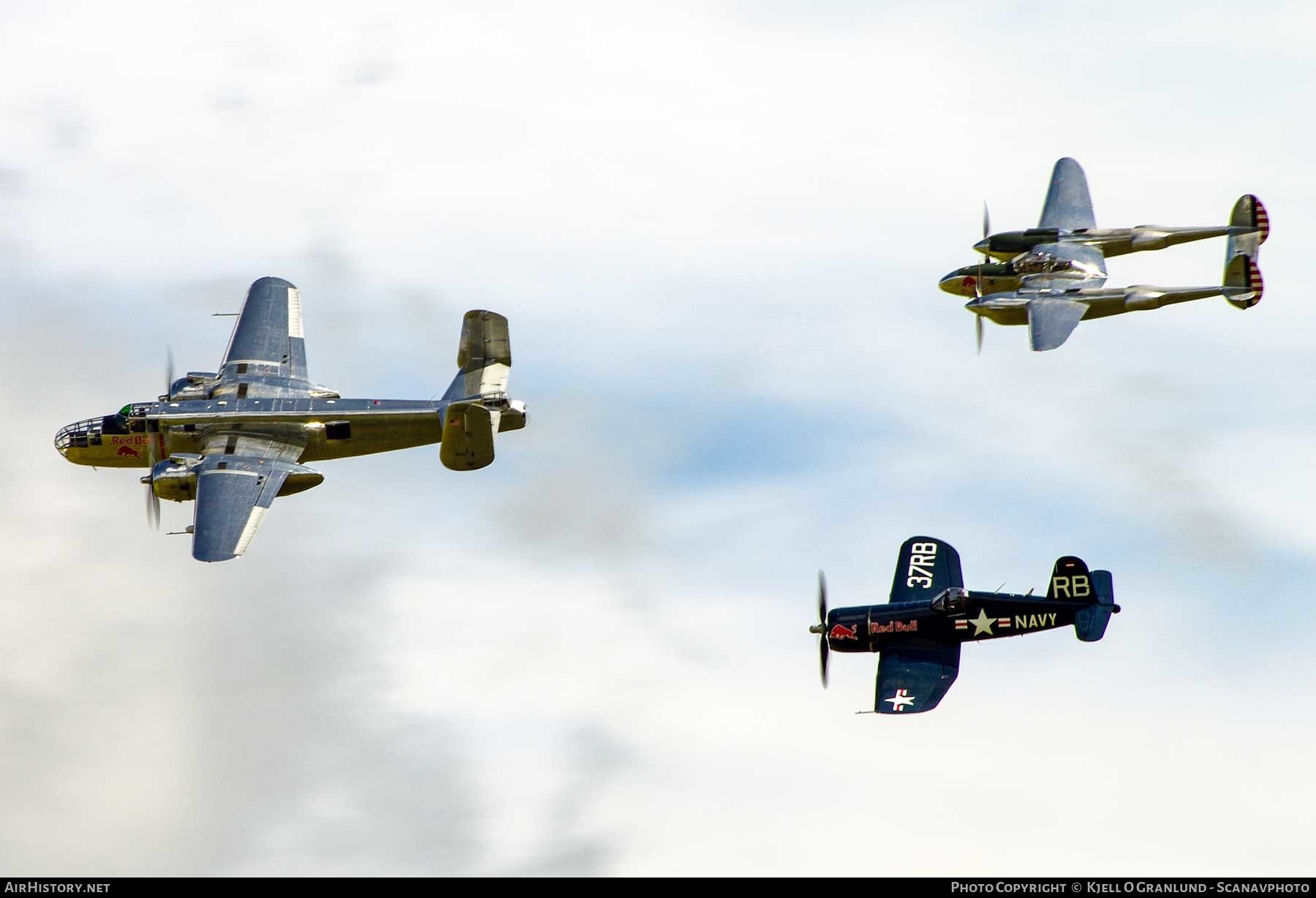 Aircraft Photo of N6123C | North American B-25J Mitchell | Red Bull | AirHistory.net #440139