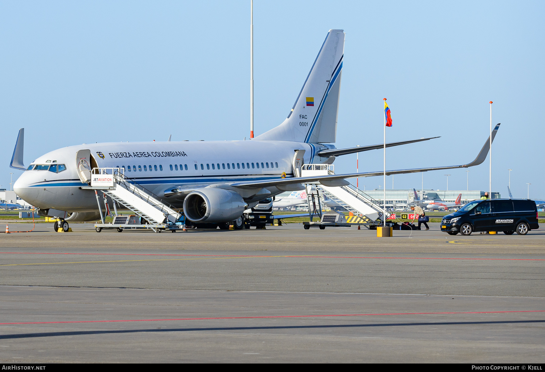 Aircraft Photo of FAC0001 | Boeing 737-74V BBJ | Colombia - Air Force | AirHistory.net #440247